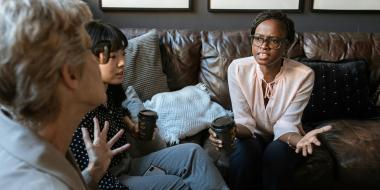 Si dice curriculum o curricola?